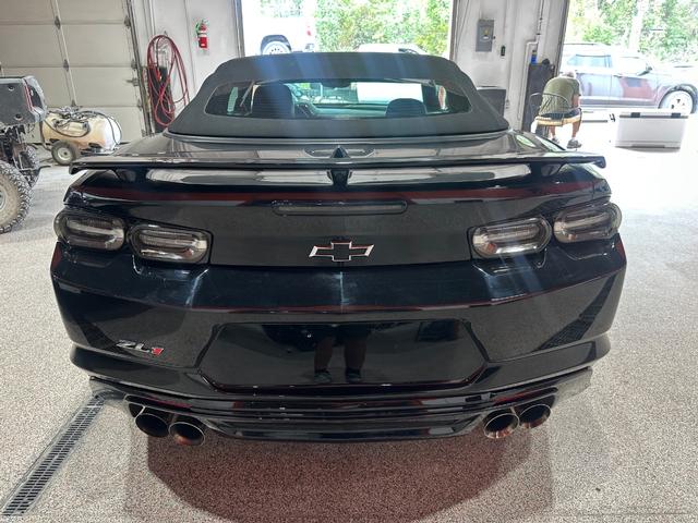 Chevrolet Camaro Vehicle Full-screen Gallery Image 06