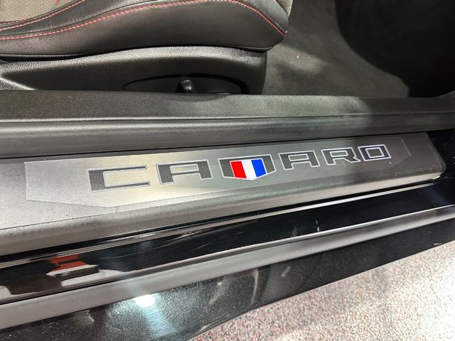 Chevrolet Camaro Vehicle Full-screen Gallery Image 18