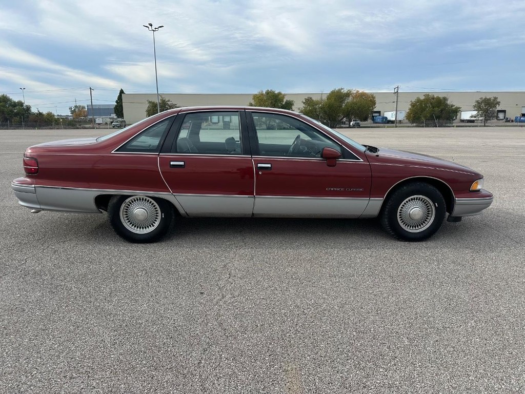 Chevrolet Caprice Vehicle Full-screen Gallery Image 02