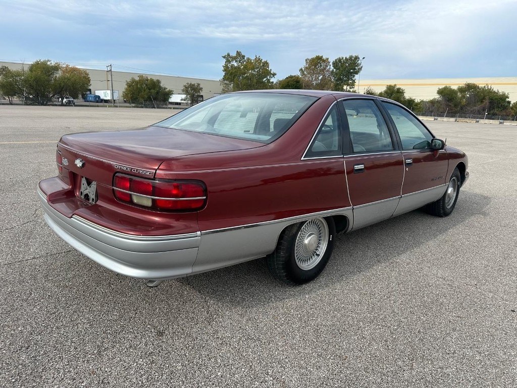 Chevrolet Caprice Vehicle Full-screen Gallery Image 03
