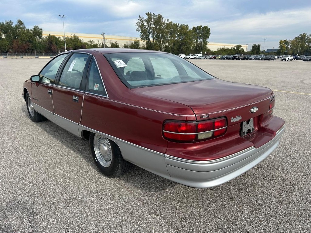 Chevrolet Caprice Vehicle Full-screen Gallery Image 05