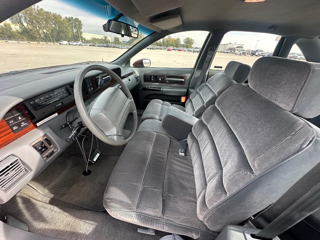 Chevrolet Caprice Vehicle Full-screen Gallery Image 10