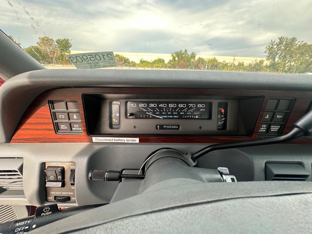 Chevrolet Caprice Vehicle Full-screen Gallery Image 20