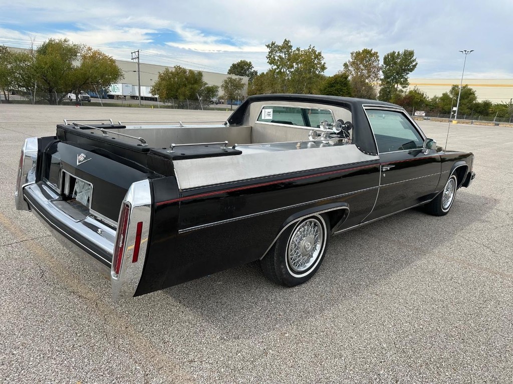 Cadillac DeVille Vehicle Full-screen Gallery Image 06