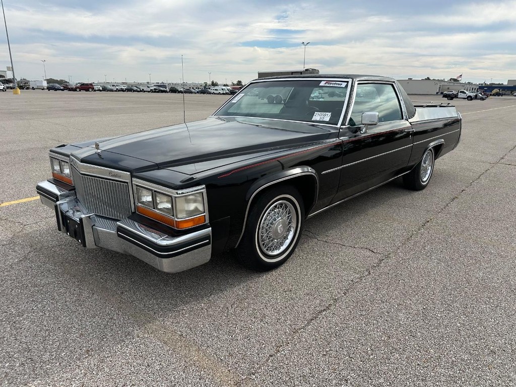 Cadillac DeVille Vehicle Full-screen Gallery Image 08