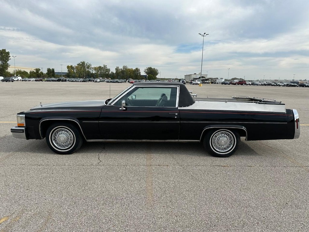 Cadillac DeVille Vehicle Full-screen Gallery Image 09