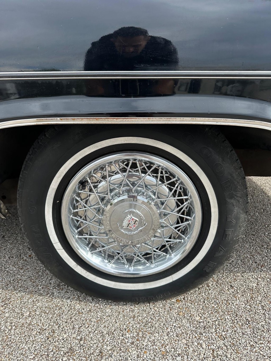 Cadillac DeVille Vehicle Full-screen Gallery Image 13