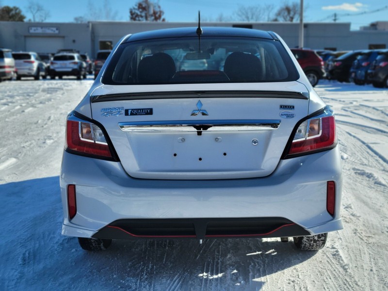 Mitsubishi Mirage G4 Vehicle Full-screen Gallery Image 04