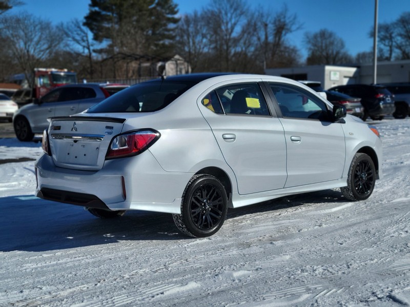 Mitsubishi Mirage G4 Vehicle Full-screen Gallery Image 05