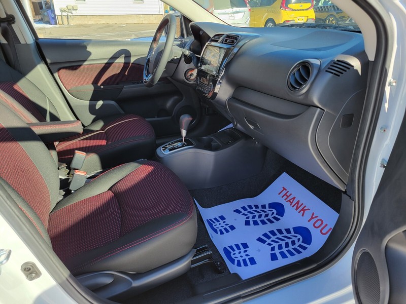 Mitsubishi Mirage G4 Vehicle Full-screen Gallery Image 11