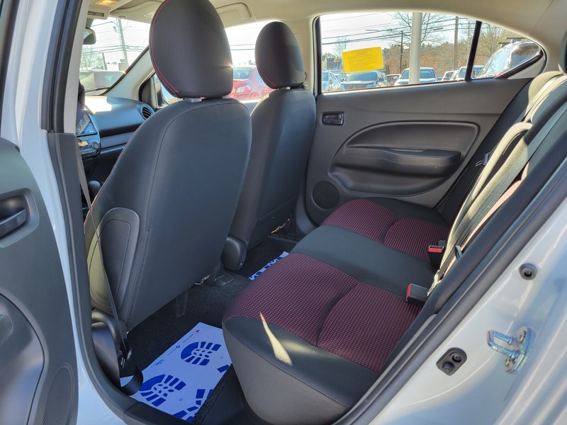 Mitsubishi Mirage G4 Vehicle Full-screen Gallery Image 16