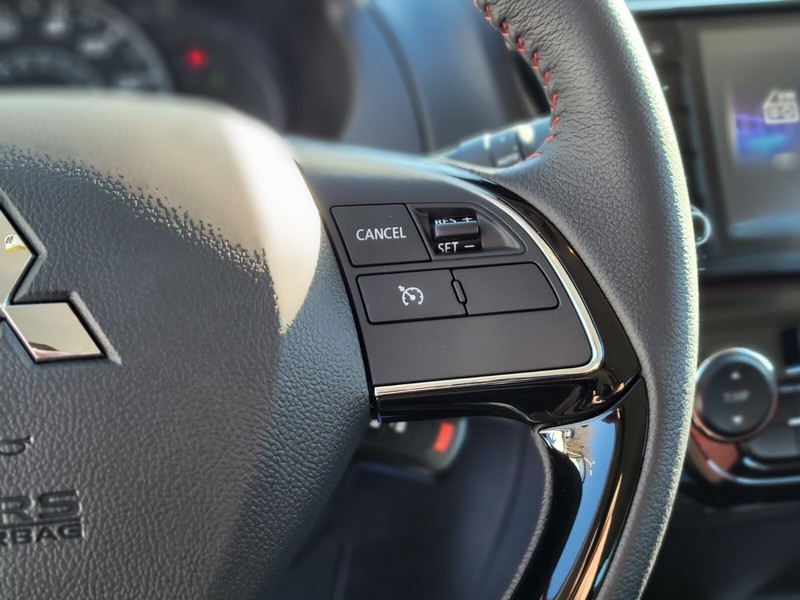 Mitsubishi Mirage G4 Vehicle Full-screen Gallery Image 26