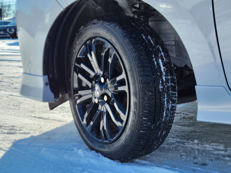 Mitsubishi Mirage G4 Vehicle Full-screen Gallery Image 31