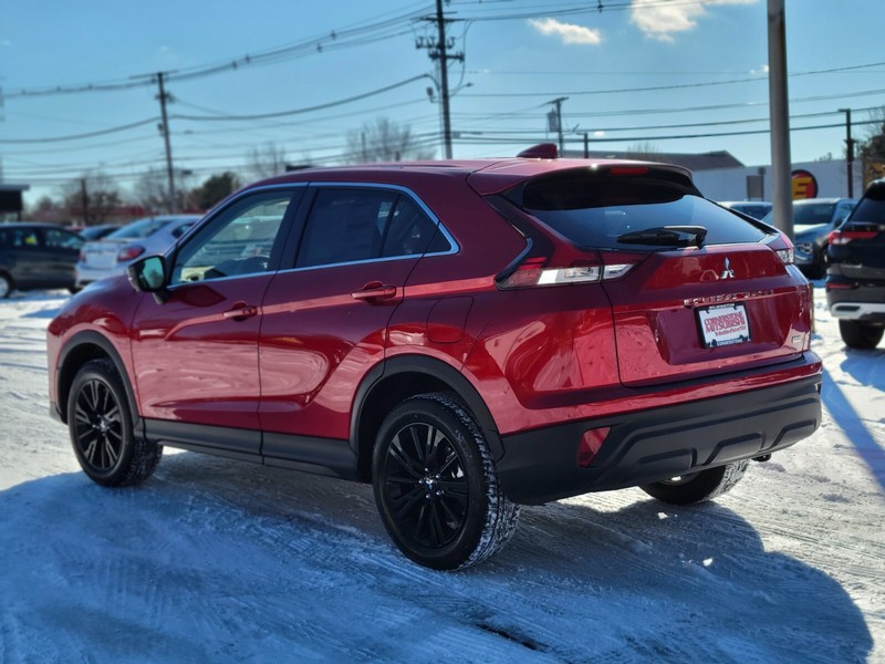 Mitsubishi Eclipse Cross Vehicle Full-screen Gallery Image 03