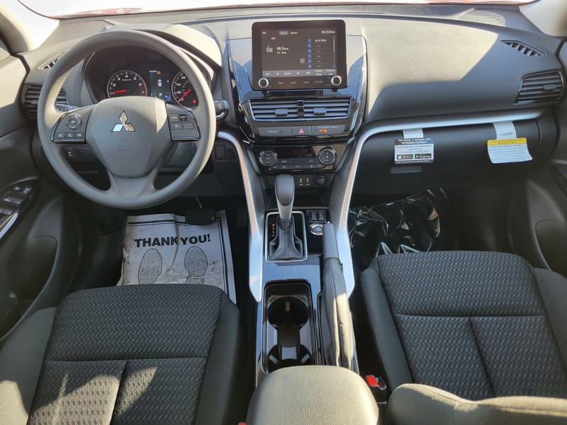 Mitsubishi Eclipse Cross Vehicle Full-screen Gallery Image 12