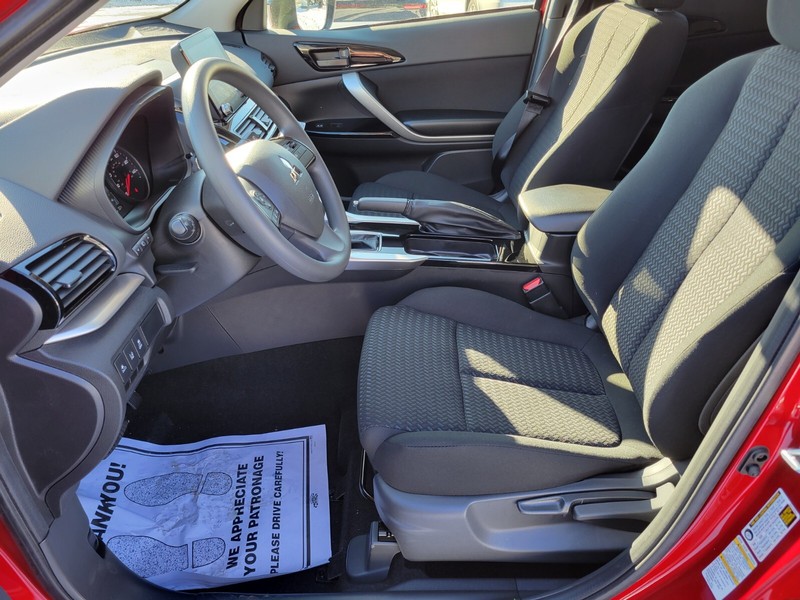 Mitsubishi Eclipse Cross Vehicle Full-screen Gallery Image 18