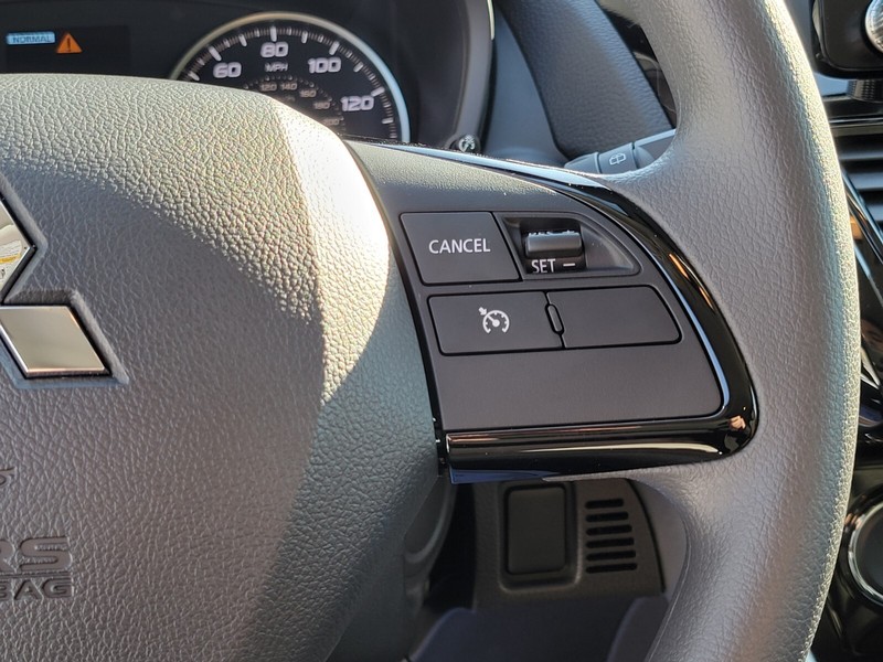 Mitsubishi Eclipse Cross Vehicle Full-screen Gallery Image 28