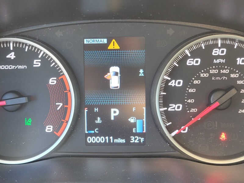 Mitsubishi Eclipse Cross Vehicle Full-screen Gallery Image 30