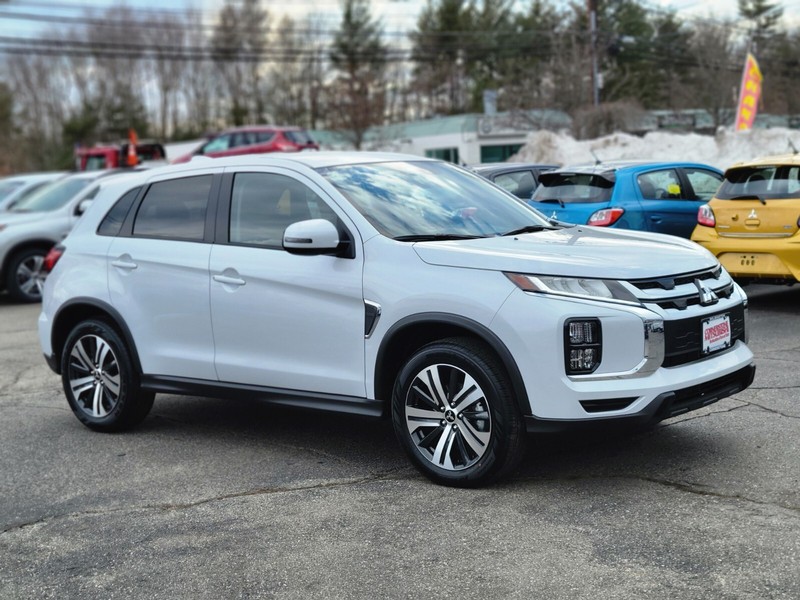 Mitsubishi Outlander Sport Vehicle Full-screen Gallery Image 07