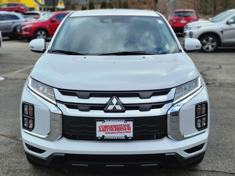 Mitsubishi Outlander Sport Vehicle Full-screen Gallery Image 08