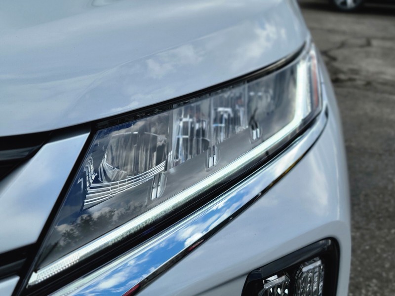 Mitsubishi Outlander Sport Vehicle Full-screen Gallery Image 10