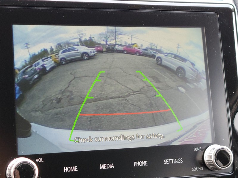 Mitsubishi Outlander Sport Vehicle Full-screen Gallery Image 20