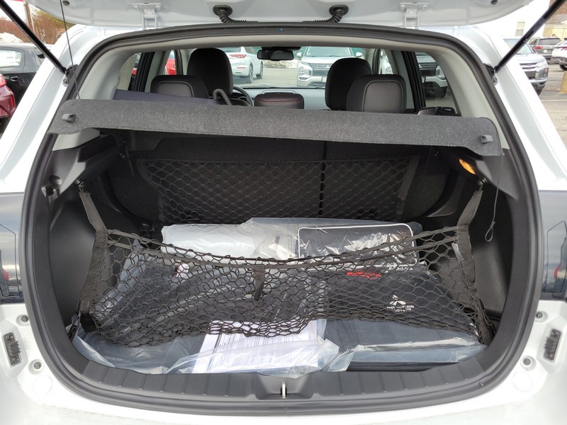 Mitsubishi Outlander Sport Vehicle Full-screen Gallery Image 30