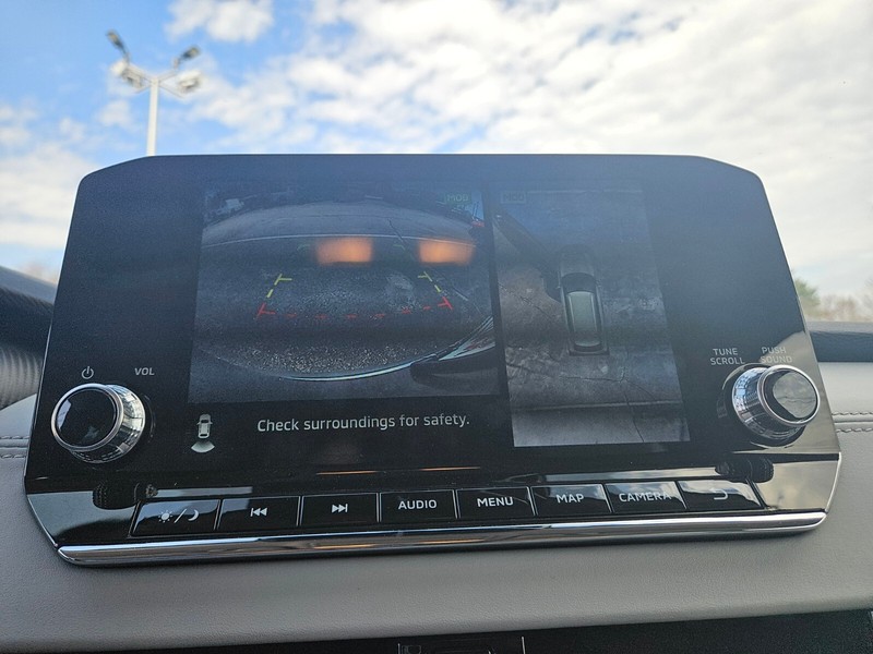 Mitsubishi Outlander Plug-In Hybrid Vehicle Full-screen Gallery Image 20