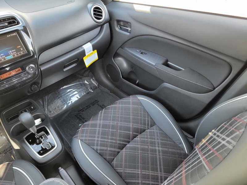 Mitsubishi Mirage Vehicle Full-screen Gallery Image 17