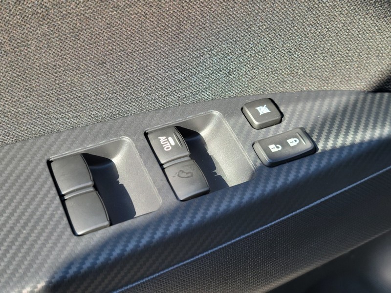 Mitsubishi Mirage Vehicle Full-screen Gallery Image 19