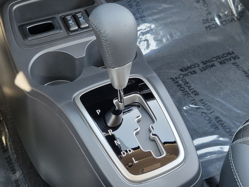 Mitsubishi Mirage Vehicle Full-screen Gallery Image 26