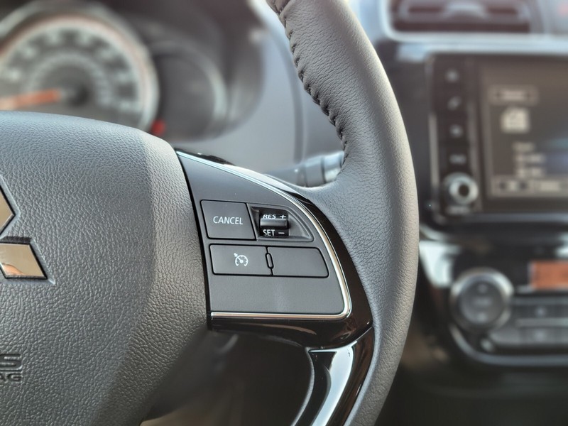 Mitsubishi Mirage Vehicle Full-screen Gallery Image 29