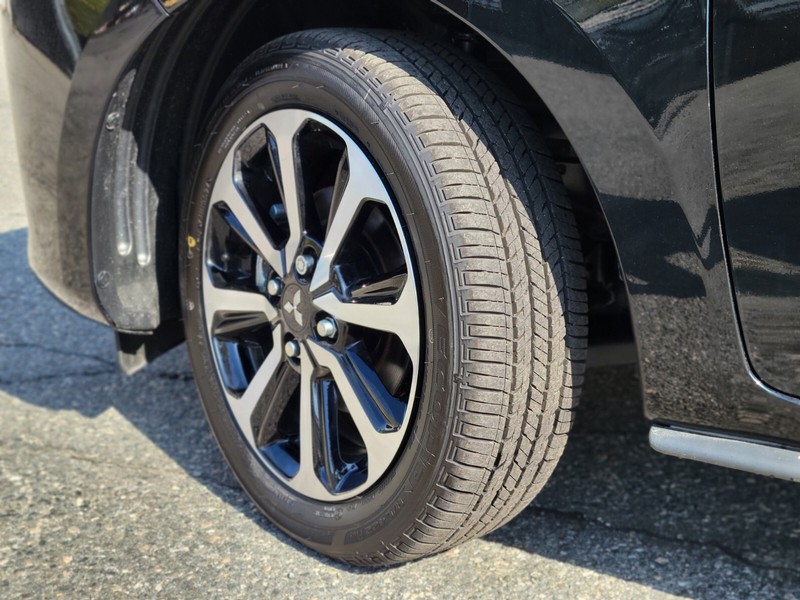 Mitsubishi Mirage Vehicle Full-screen Gallery Image 32