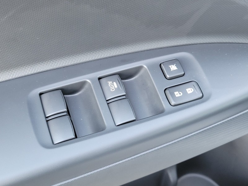 Mitsubishi Mirage Vehicle Full-screen Gallery Image 17