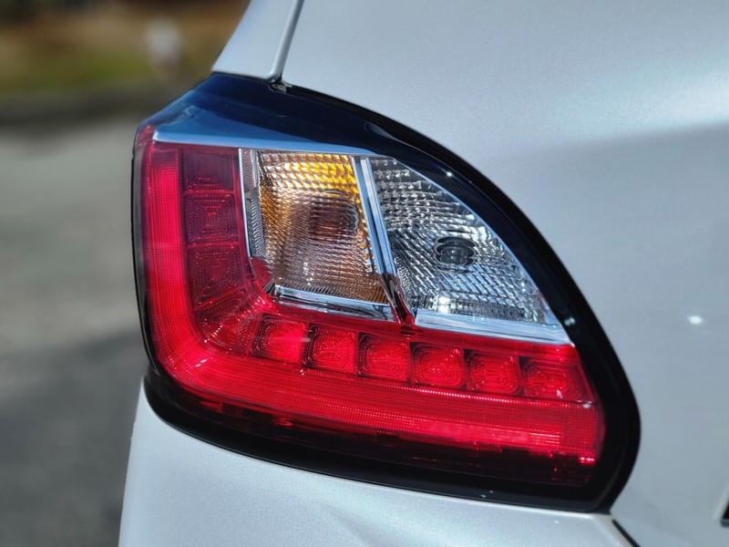 Mitsubishi Mirage Vehicle Full-screen Gallery Image 09