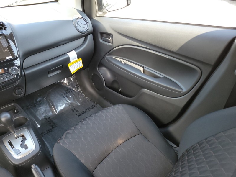 Mitsubishi Mirage Vehicle Full-screen Gallery Image 15