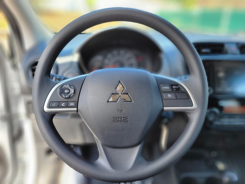 Mitsubishi Mirage Vehicle Full-screen Gallery Image 24