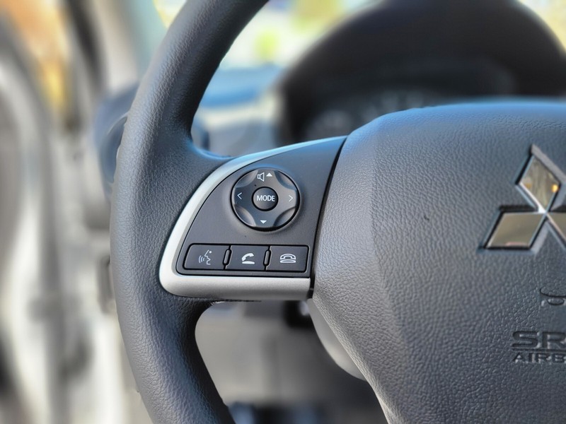 Mitsubishi Mirage Vehicle Full-screen Gallery Image 25