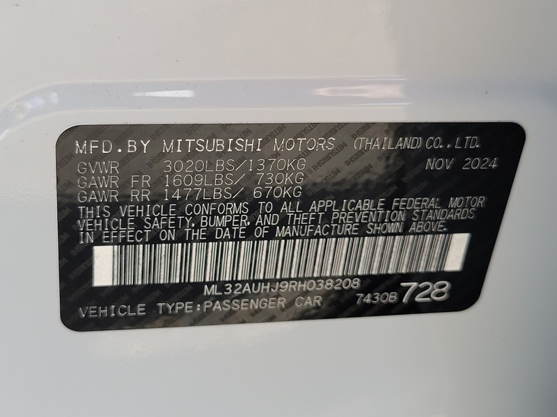 Mitsubishi Mirage Vehicle Full-screen Gallery Image 31