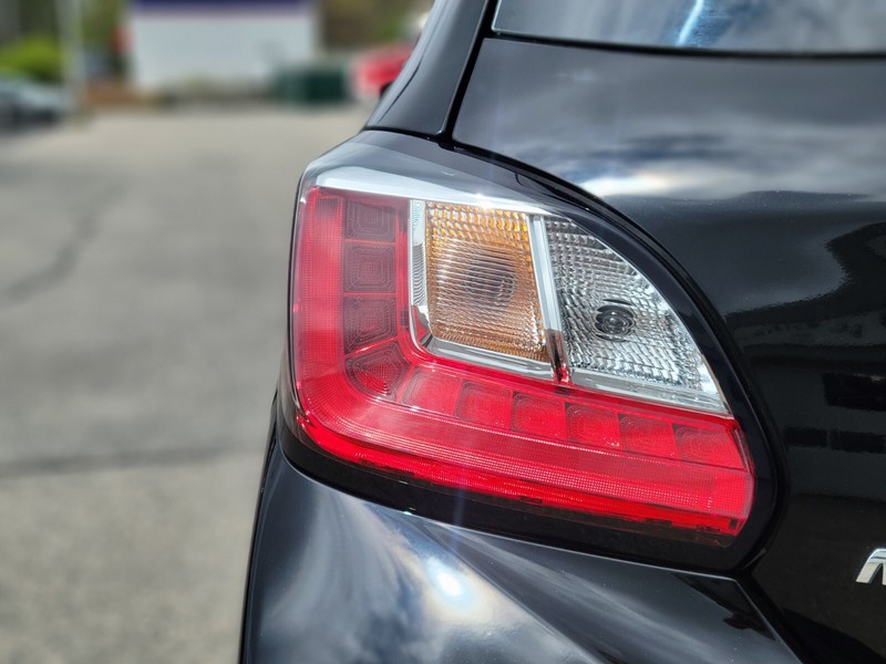 Mitsubishi Mirage Vehicle Full-screen Gallery Image 09