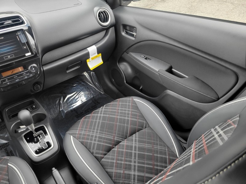 Mitsubishi Mirage Vehicle Full-screen Gallery Image 15