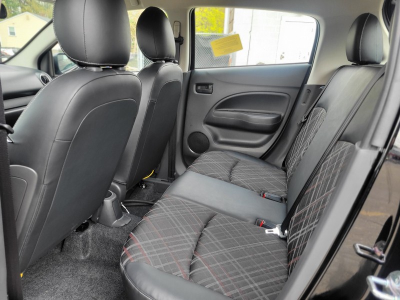 Mitsubishi Mirage Vehicle Full-screen Gallery Image 16