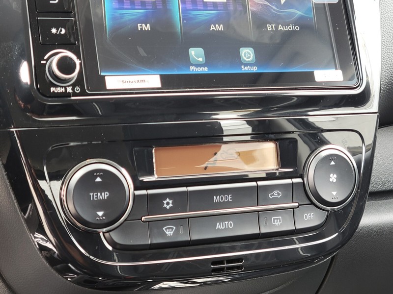 Mitsubishi Mirage Vehicle Full-screen Gallery Image 21