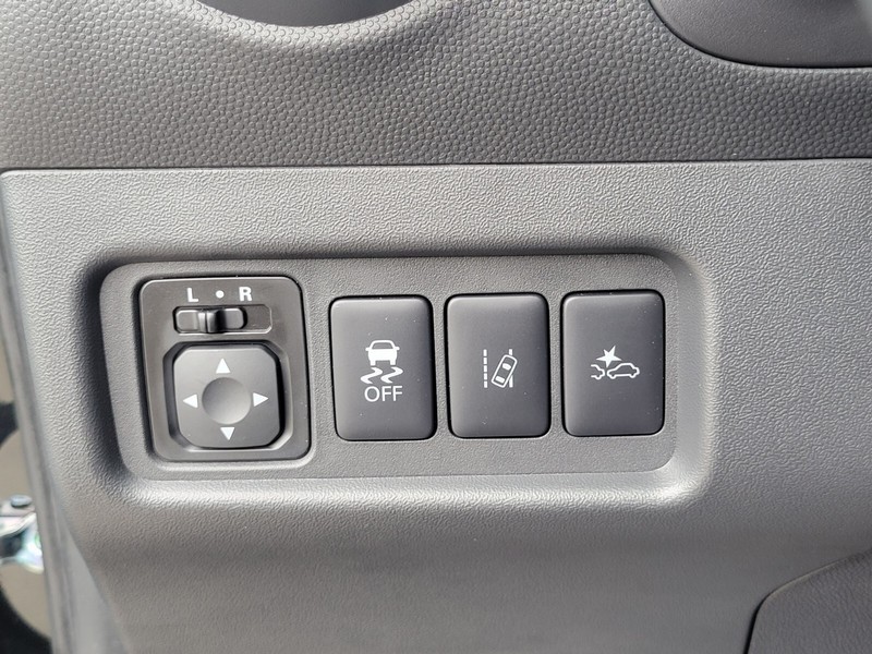 Mitsubishi Mirage Vehicle Full-screen Gallery Image 22