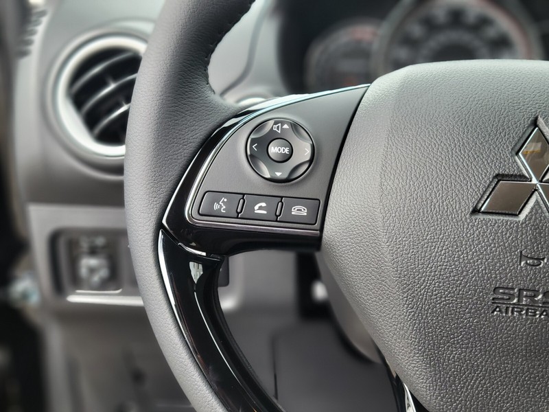 Mitsubishi Mirage Vehicle Full-screen Gallery Image 26