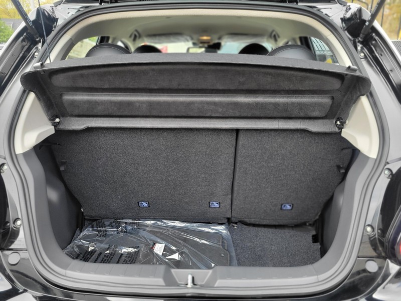 Mitsubishi Mirage Vehicle Full-screen Gallery Image 29