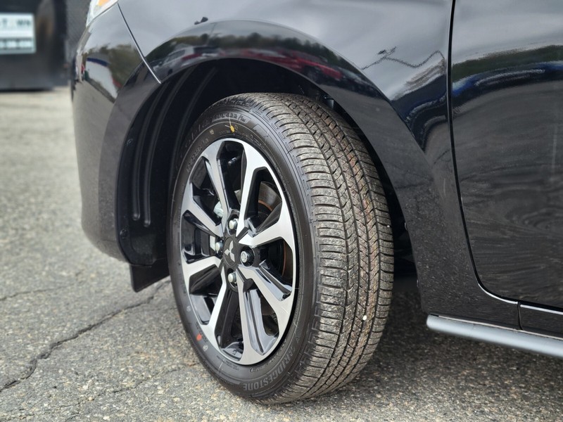 Mitsubishi Mirage Vehicle Full-screen Gallery Image 30