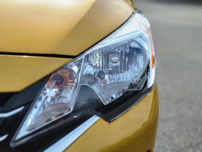 Mitsubishi Mirage Vehicle Full-screen Gallery Image 10