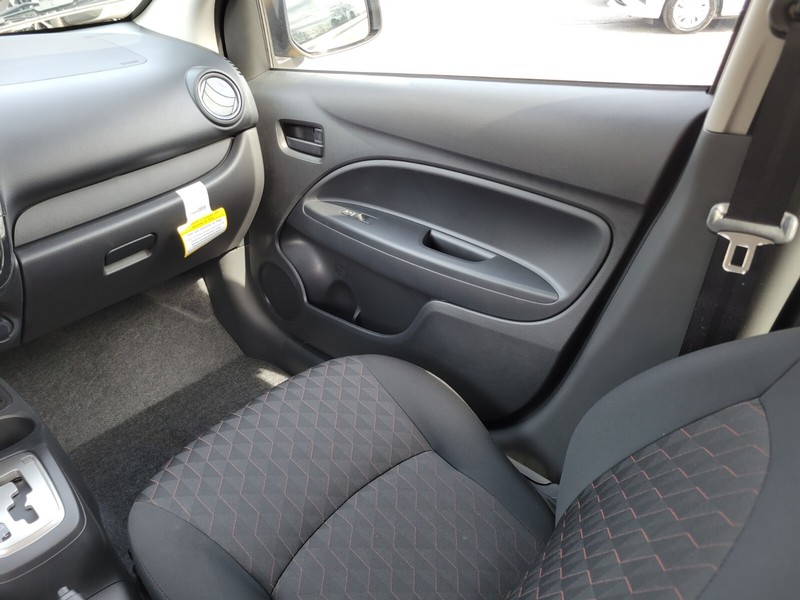 Mitsubishi Mirage Vehicle Full-screen Gallery Image 15