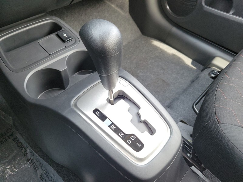 Mitsubishi Mirage Vehicle Full-screen Gallery Image 21